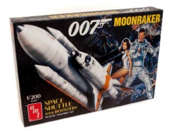 AMT 1208 - Moonraker Shuttle W/ Boosters - James Bond - 1:200 Scale Kit