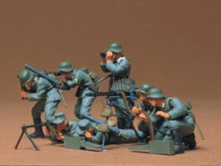 Tamiya 35038 - German Machine Gun Troops Kit Germany - 1:35 Scale Kit