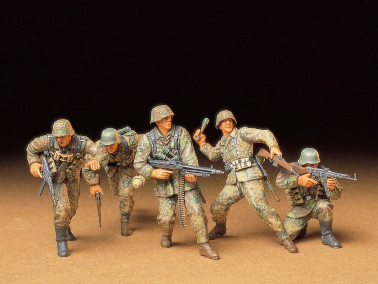 Tamiya 35196 - German Front-Line Infantrymen Germany - 1:35 Scale Kit 1 Tamiya 35196 - German Front-Line Infantrymen Germany - 1:35 Scale Kit